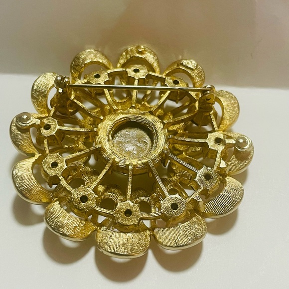 Signed Coro Swirl Ribbon Rhinestone Brooch - Picture 2 of 4